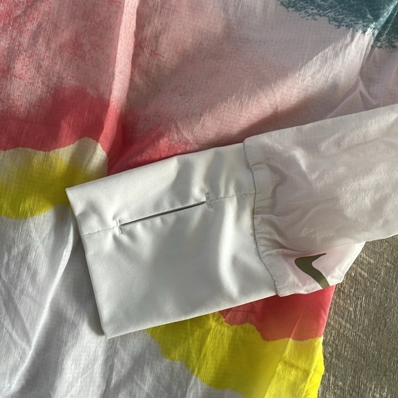 Nike Repel Multicolor Running Windbreaker Pullover Top Size Medium - Picture 6 of 7